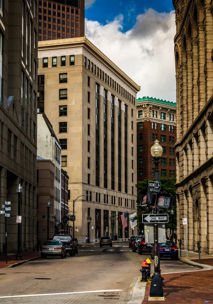 Gebäude in einer engen Straße in Boston, massachusetts. — Stockfoto