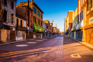 ışık eski kasaba Alışveriş Merkezi, baltimore, terk edilmiş dükkanlar akşam ma