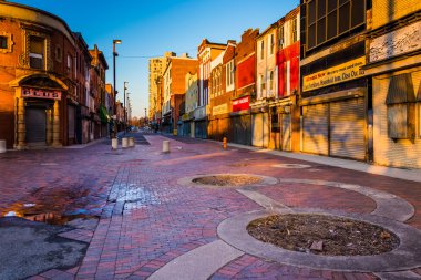 ışık eski kasaba Alışveriş Merkezi, baltimore, terk edilmiş dükkanlar akşam ma