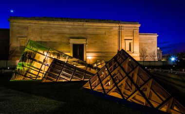 cam piramit sanat Ulusal Galerisi dışında geceleri, yapıldı.
