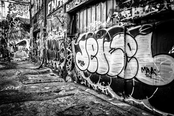 Diseños en Graffiti Alley, Baltimore, Maryland . — Foto de Stock