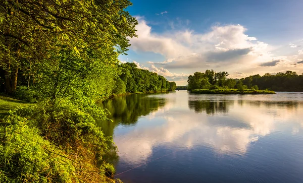 Weergave van de delaware river in delaware water gap National avond — Stockfoto