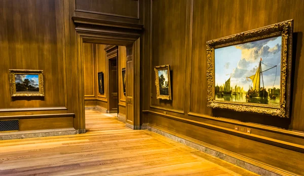 Gallery room in the National Gallery of Art, Washington, DC. — Stock Photo, Image