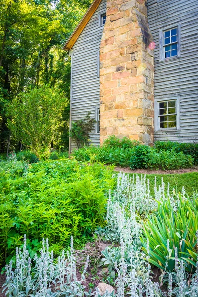 Garden and the Sites Homestead, at Seneca Rocks, West Virginia. — Stock Photo, Image