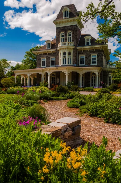 Zahrada před dům na cylburn arboretum, baltimore, — Stock fotografie