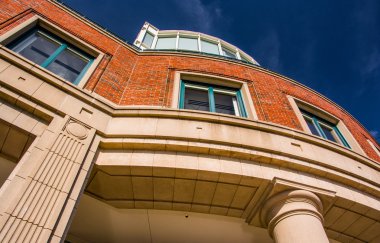 boston, massachusetts bir apartmanda bakarak. 