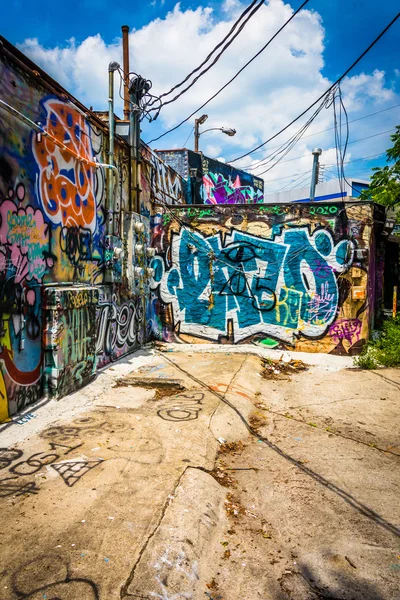 Graffiti on walls in an alley in Little Five Points, Atlanta, Ge — Stock Photo, Image