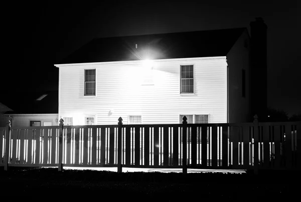 Huis bij nacht, in shrewsbury, pennsylvania. — Stockfoto