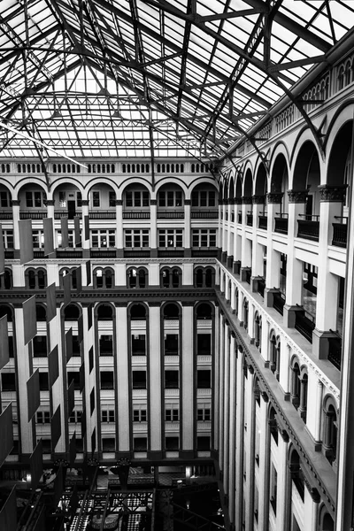 Arquitetura de interiores no Old Post Office, em Washington, DC . — Fotografia de Stock