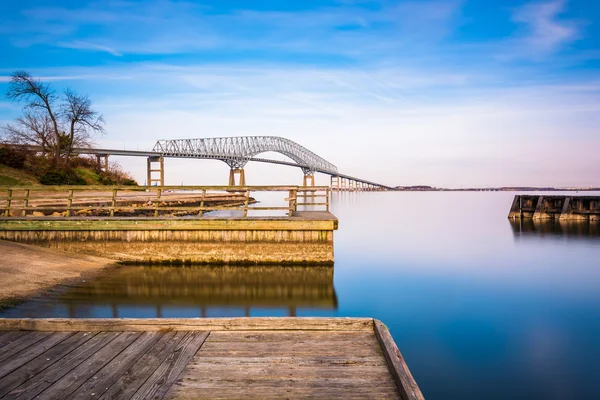 Larga exposición de muelles en el río Patapsco y el Francis Sco — Foto de Stock