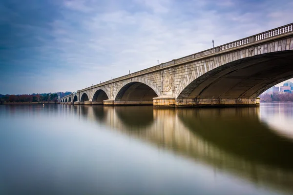 Long exposure of the Arlington Memorial Bridge, in Washington, D — Stock Photo, Image