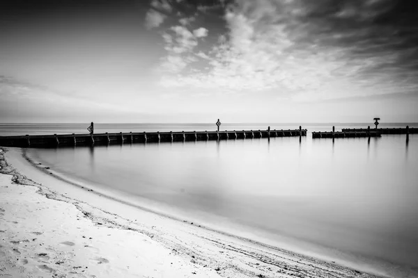 Lange blootstelling aan de oever van de chesapeake bay, in noordelijk strand — Stockfoto