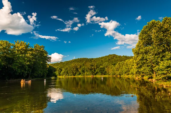 Kuzey shenandoah Nehri üzerinde düşük su Köprüsü'nden arıyorum, — Stok fotoğraf