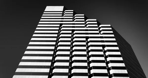Κοιτώντας ψηλά σε ένα σύγχρονο γραφείο κτίριο στο κέντρο της Βαλτιμόρης, ma — Φωτογραφία Αρχείου