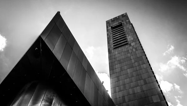 Kijken op een hoog gebouw in boston, massachusetts — Stockfoto