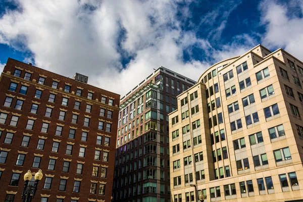 Looking up at buildings in Boston, Massachusetts. — Stock Photo, Image