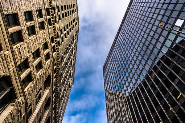 Looking up at highrises in downtown Baltimore, Maryland. — Stock Photo, Image