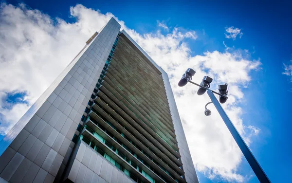 Looking up at the Federal Reserve Bank Building, in Boston, Mass — Stock Photo, Image