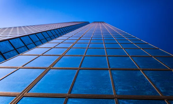 Kijken op de john hancock gebouw, in boston, massachusett — Stockfoto