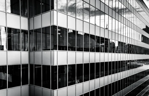 Modern architecture seen from a parking garage in downtown Balti — Stock Photo, Image