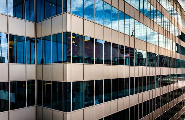 Arquitectura moderna vista desde un garaje en el centro de Balti —  Fotos de Stock