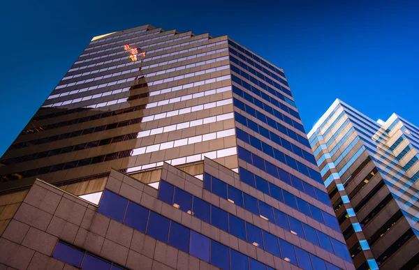 现代化的摩天大楼在市中心巴尔的摩，马里兰. — 图库照片