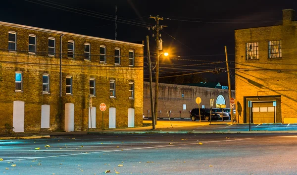 Starych budynków nocą w hanover, w stanie Pensylwania. — Zdjęcie stockowe