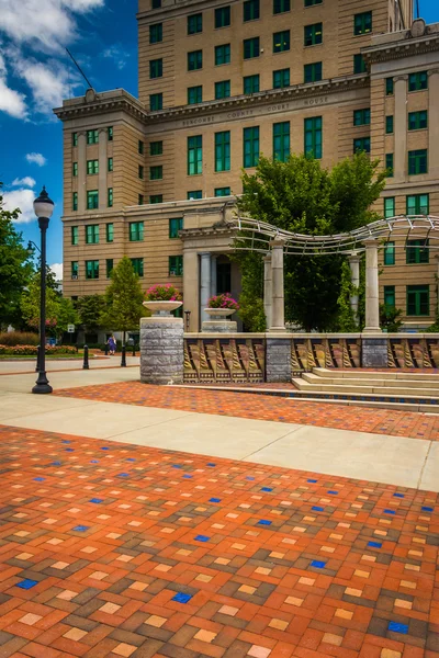 Pack Square Park and the Buncombe County Courthouse in Asheville — Stock Photo, Image