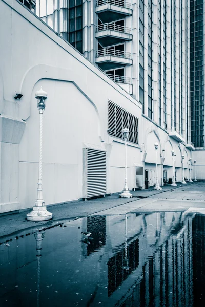 Reflections in a puddle of the Trump Taj Mahal in Atlantic City, — Stock Photo, Image