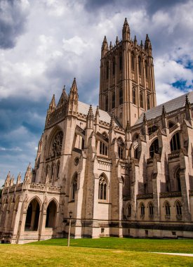washington national cathedral üzerine yaz fırtına bulutları dc  