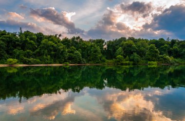 gün batımı göl marburg, codorus state Park, penns yansımalar