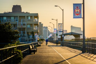 sunrise adlı boardwalk ventnor City, new jersey. 