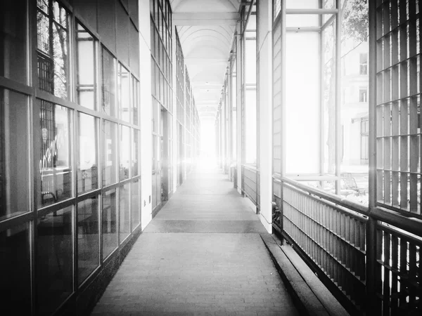 Sidewalk between two buildings in Washington, DC. — Stock Photo, Image