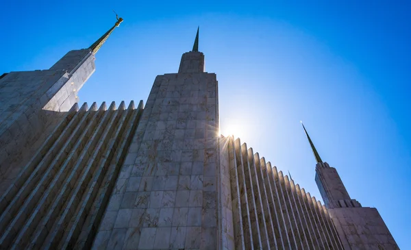 Spires du temple mormon de Washington DC à Kensington, Marylan — Photo