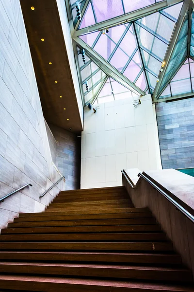 Staircase in the National Gallery of Art, Washington, DC. — Stock Photo, Image