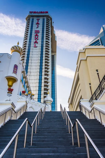 Trap naar de trump taj mahal in atlantic city, new jersey. — Stockfoto