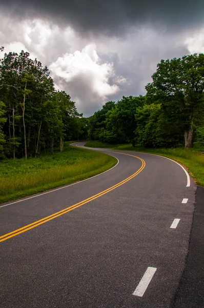 Storm clouds over Skyline Drive in Shenandoah National Park, Vir — Stock Photo, Image