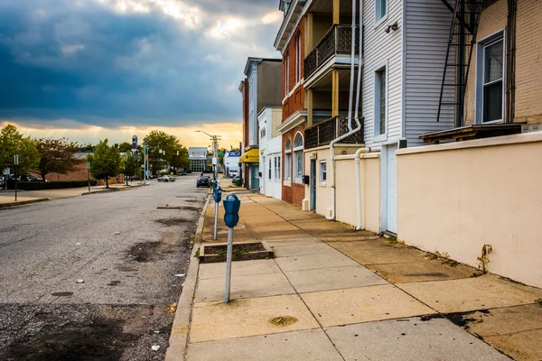 Street scene in a run-down area of Baltimore, Maryland. — Stock Photo, Image