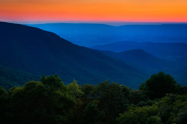Solnedgång över de appalachian bergen och shenandoah dalen från — Stockfoto