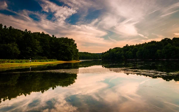 Riflessioni al tramonto sul lago di Marburg, Codorus State Park, Pennsylv — Foto Stock