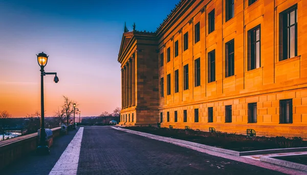 The Art Museum at sunset, in Philadelphia, Pennsylvania. — Stock Photo, Image