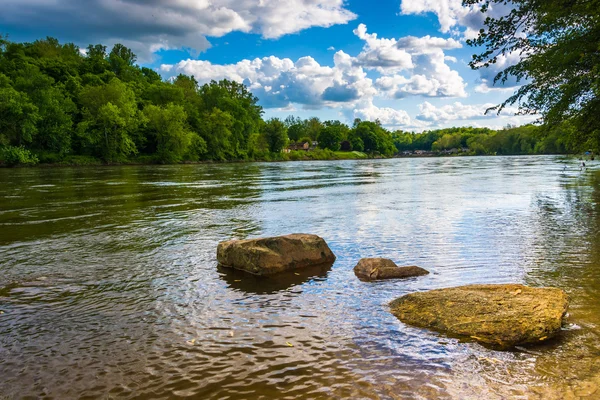 The Delaware River, north of Easton, Pennsylvania. — Stock Photo, Image