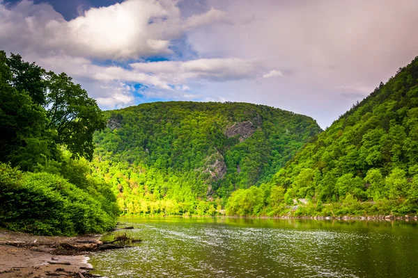 The Delaware Water Gap seen from Kittatinny Point in Delaware Wa — Stock Photo, Image