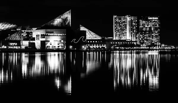 The Legg Mason Building and National Aquarium at night, in the I — Stock Photo, Image