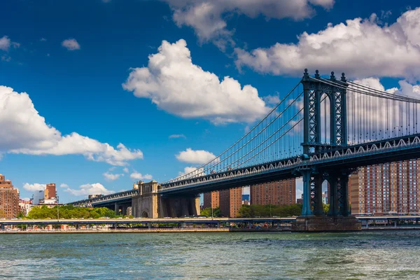 Die manhattan bridge, gesehen von brooklyn, new york. — Stockfoto