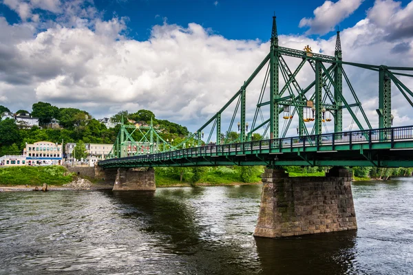 The Northampton Street Bridge over the Delaware River in Easton, — Stock Photo, Image