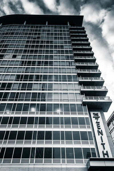 马里兰州巴尔的摩的天顶公寓楼. — 图库照片