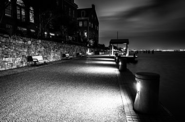 gece liman bölgesinde Alexandria, virginia. 