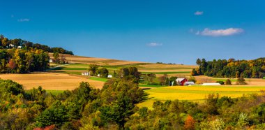 inişli çıkışlı tepeler ve tarım alanları kırsal kırsal o görünümü