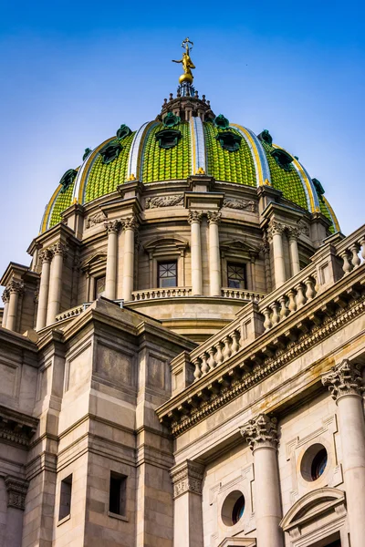 A cúpula do Capitólio do Estado da Pensilvânia em Harrisburg, Pennsy — Fotografia de Stock